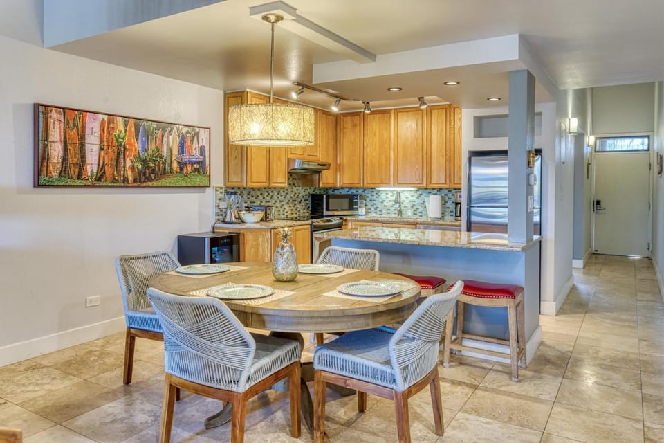 Kamaole Sands 10-403, Split AC, Ocean Views, 2/2 House in Kamaole