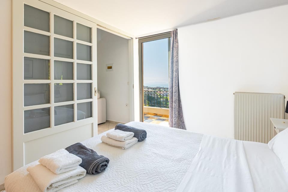 Bed, Photo of the whole room, Bedroom, towels, wardrobe