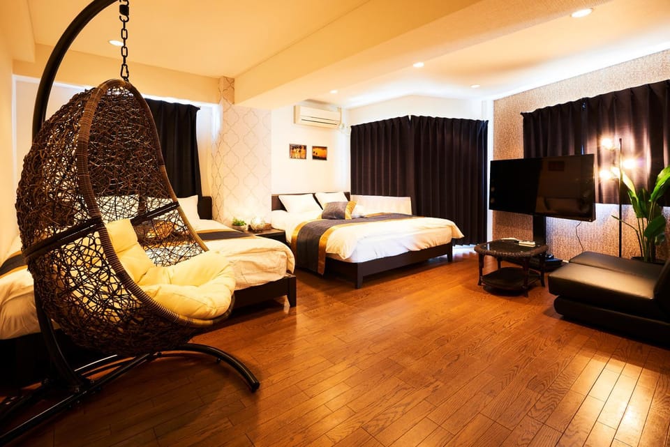 Photo of the whole room, Bedroom