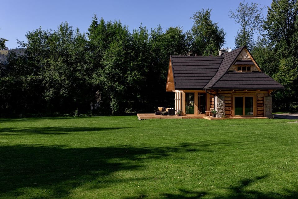 Property building, Natural landscape, Summer, Garden, Balcony/Terrace