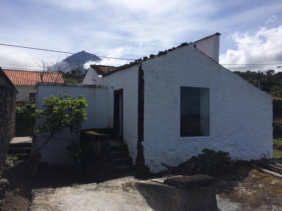 Facade/entrance, Mountain view