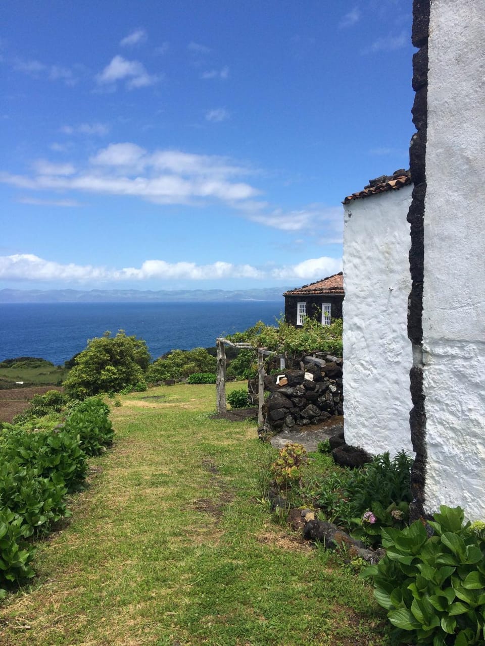 Facade/entrance, Garden, Sea view