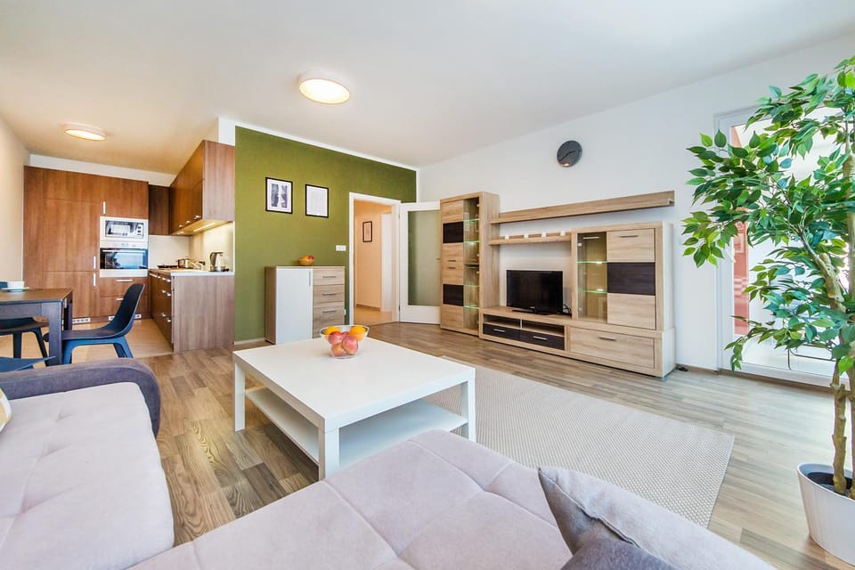 TV and multimedia, Living room, Photo of the whole room, Seating area