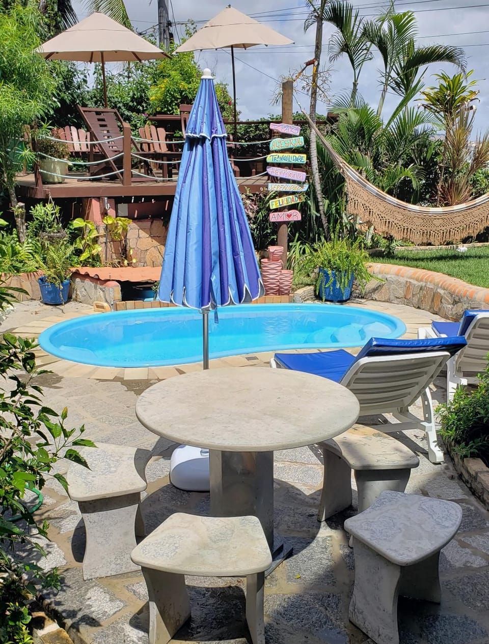 Seating area, Swimming pool, sunbed