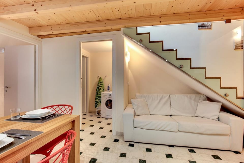 Bed, Living room