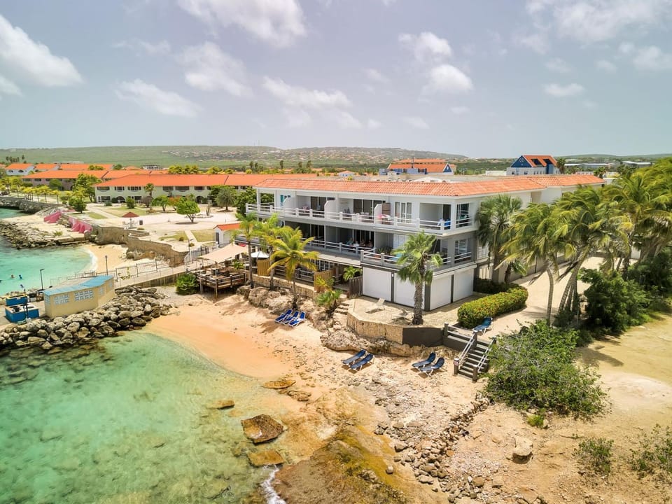 Oceanfront Barracuda at Den Laman Apartment in Venezuela