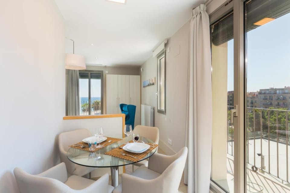 Balcony/Terrace, Living room, Seating area, Dining area, City view, Street view