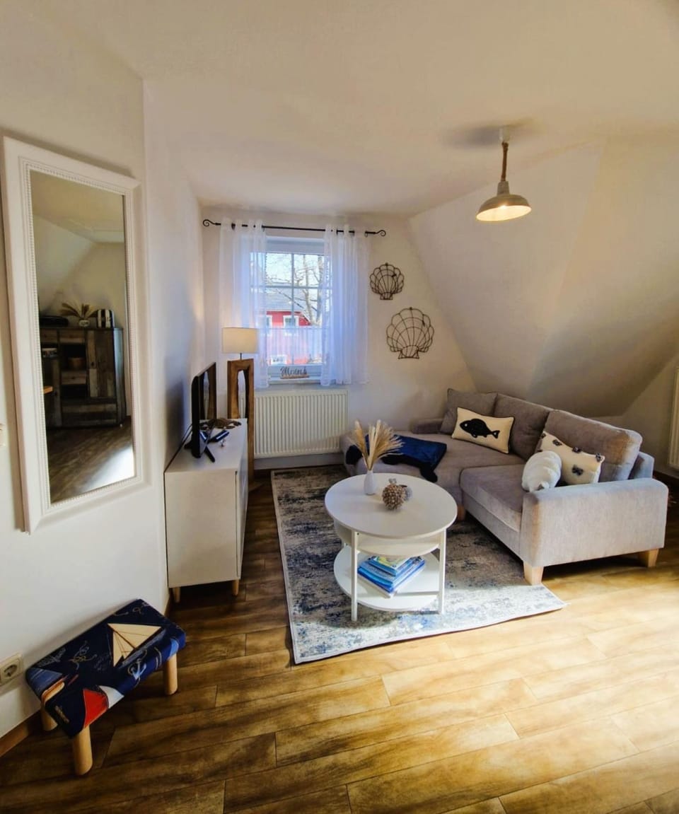 Wiesenstr_ FeWo Kirr Apartment in Zingst