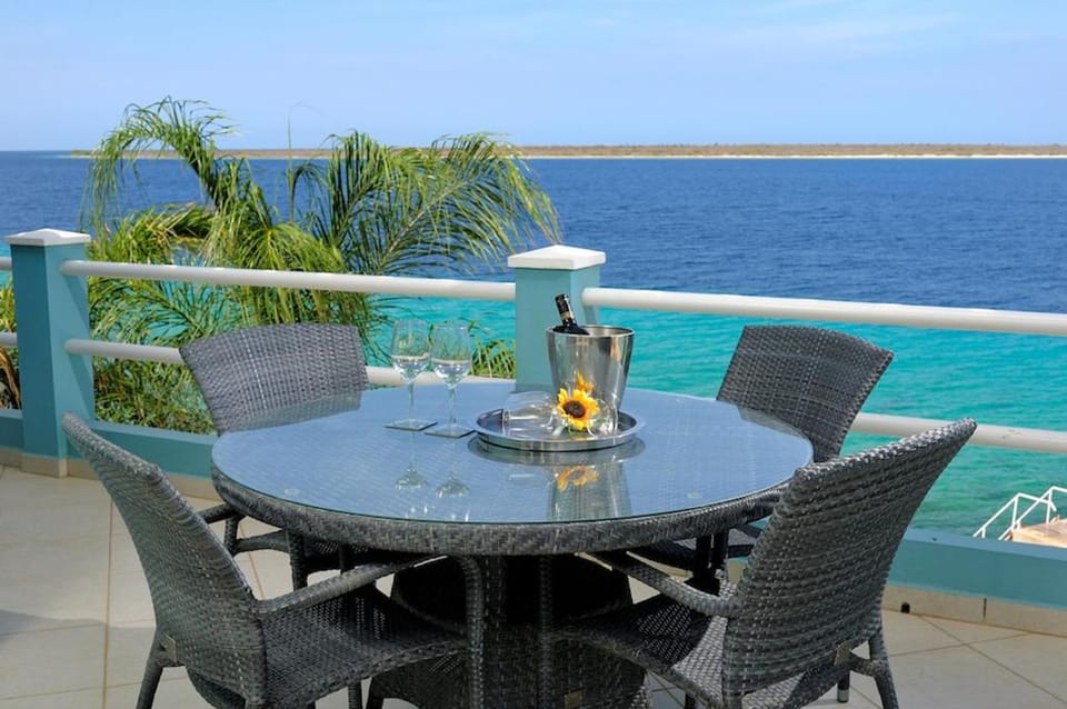 Oceanfront Tarpon at Den Laman Apartment in Venezuela