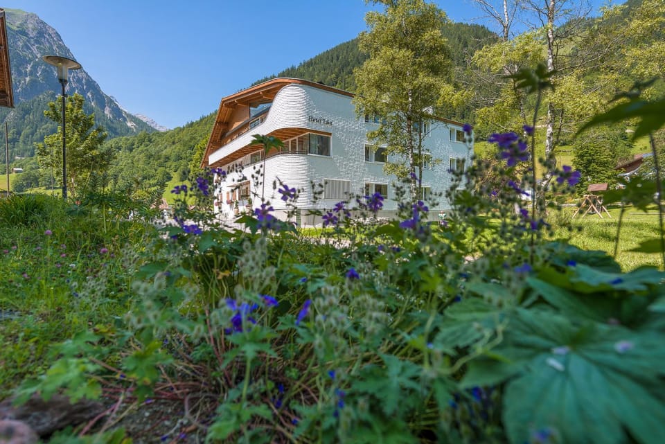 Facade/entrance, Off site, Summer, Mountain view, Mountain view, Area and facilities