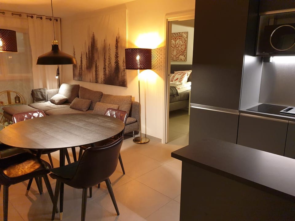 Living room, Dining area