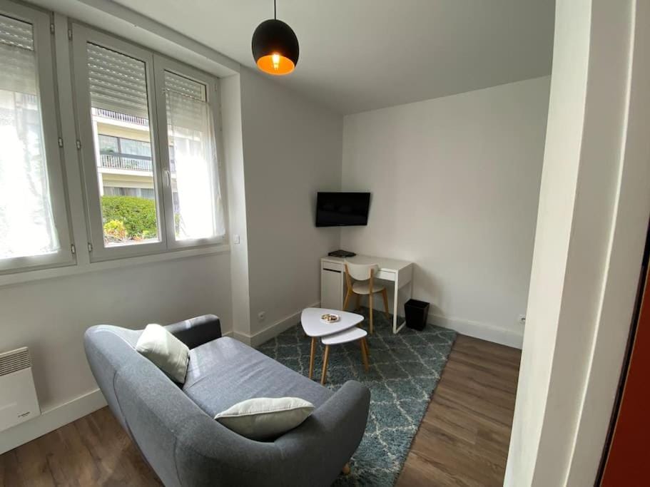 TV and multimedia, Living room, Seating area