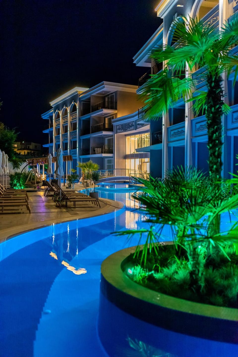 Property building, Swimming pool