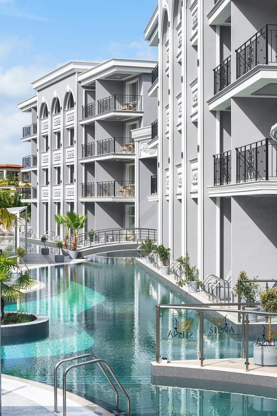 Property building, Facade/entrance, Pool view