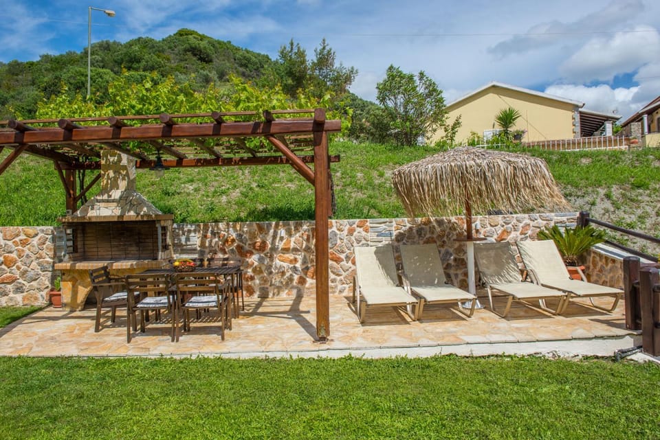 Patio, BBQ facilities