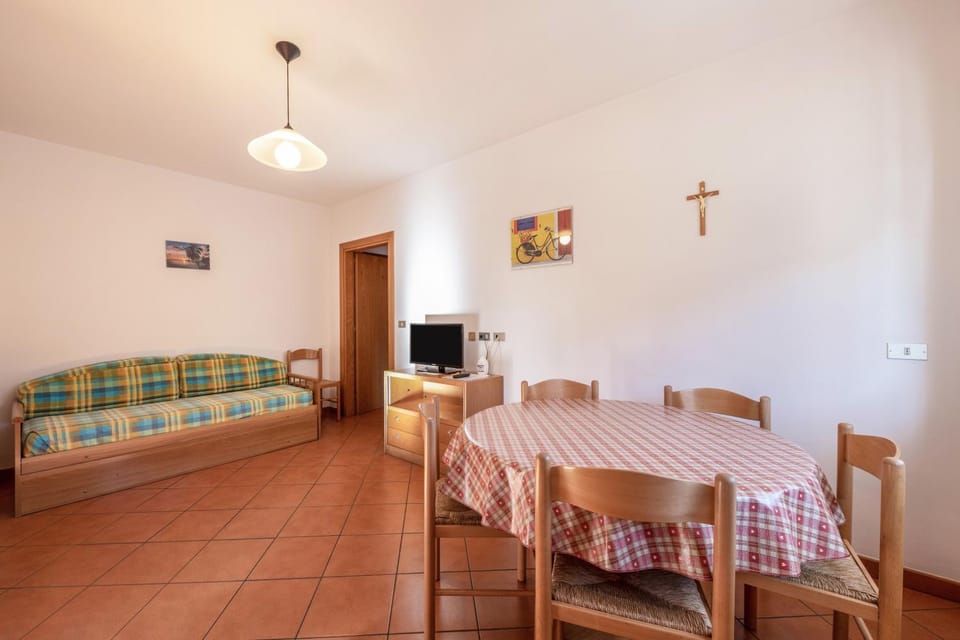 Property building, Living room, Bedroom
