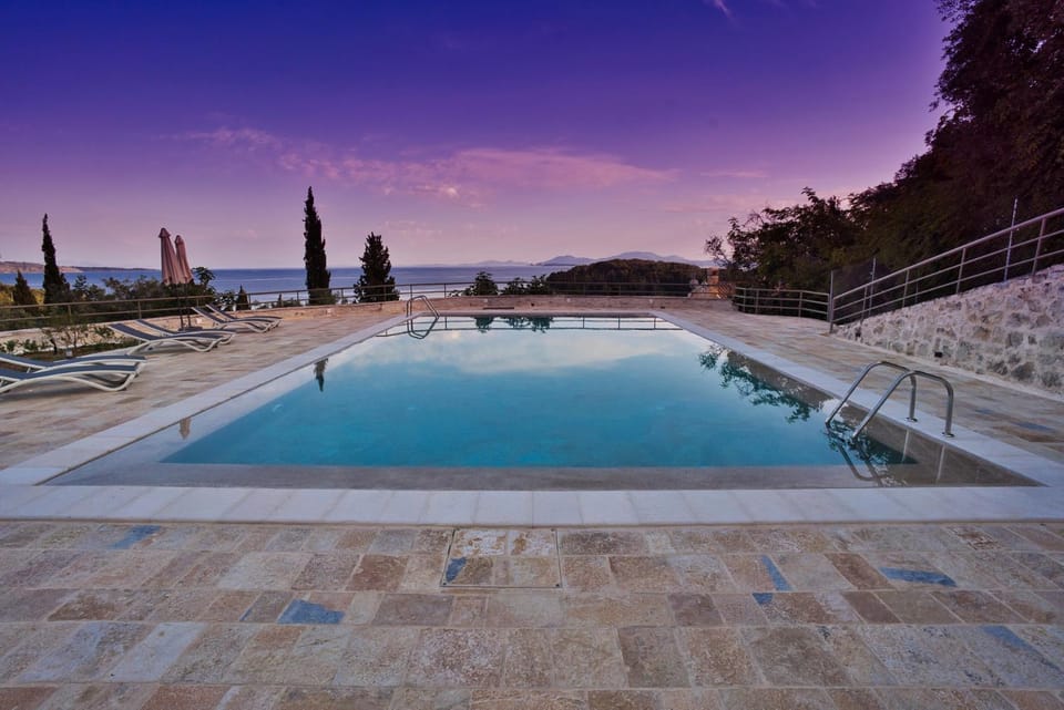 Swimming pool, Swimming pool