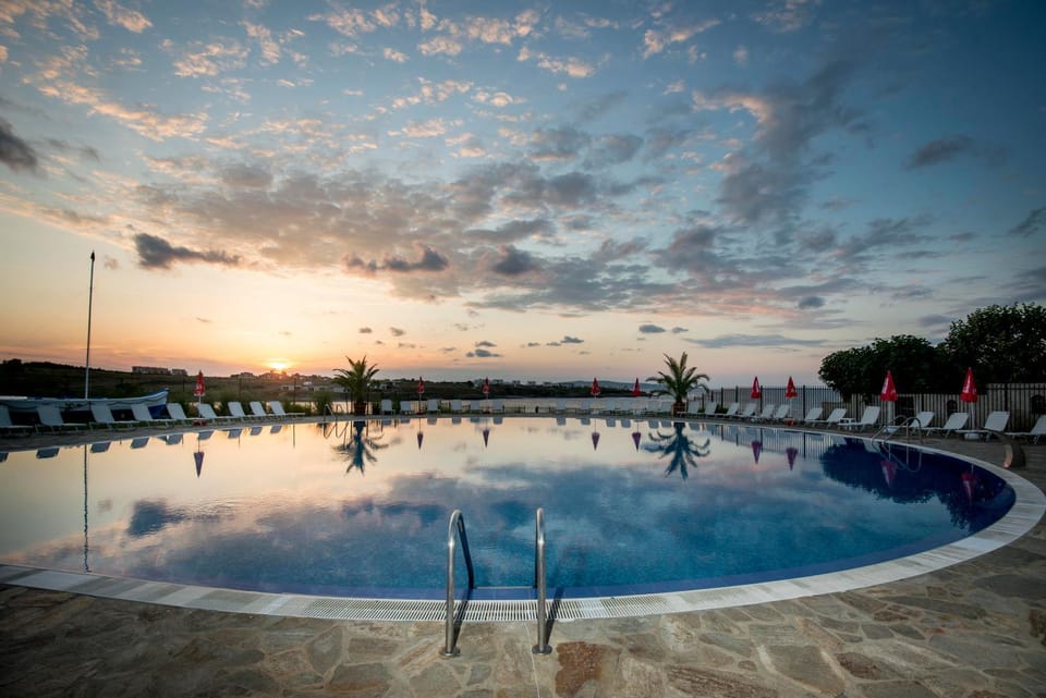 Pool view, Swimming pool, Sunset, sunbed