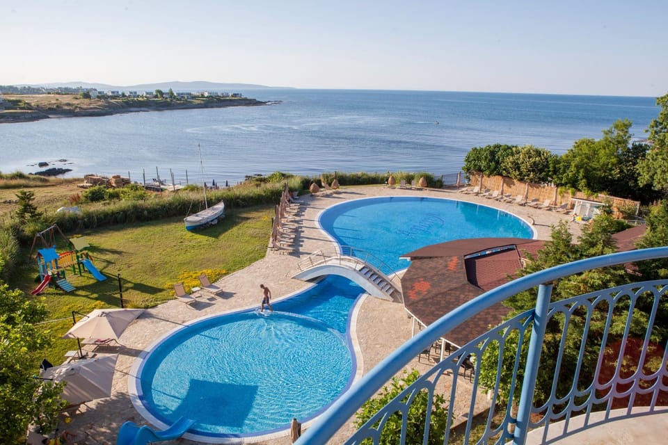 Pool view, Sea view, Swimming pool, Swimming pool, sunbed