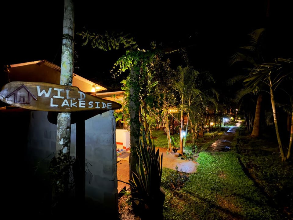 Wild Lake Side Hotel in Southern Province