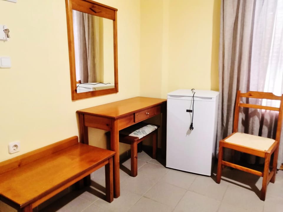 Communal lounge/ TV room, TV and multimedia, Living room, Seating area