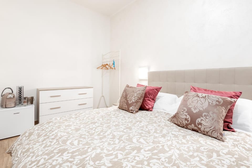 Le camere di Nathan - 5 terre near the central station Bed and Breakfast in La Spezia