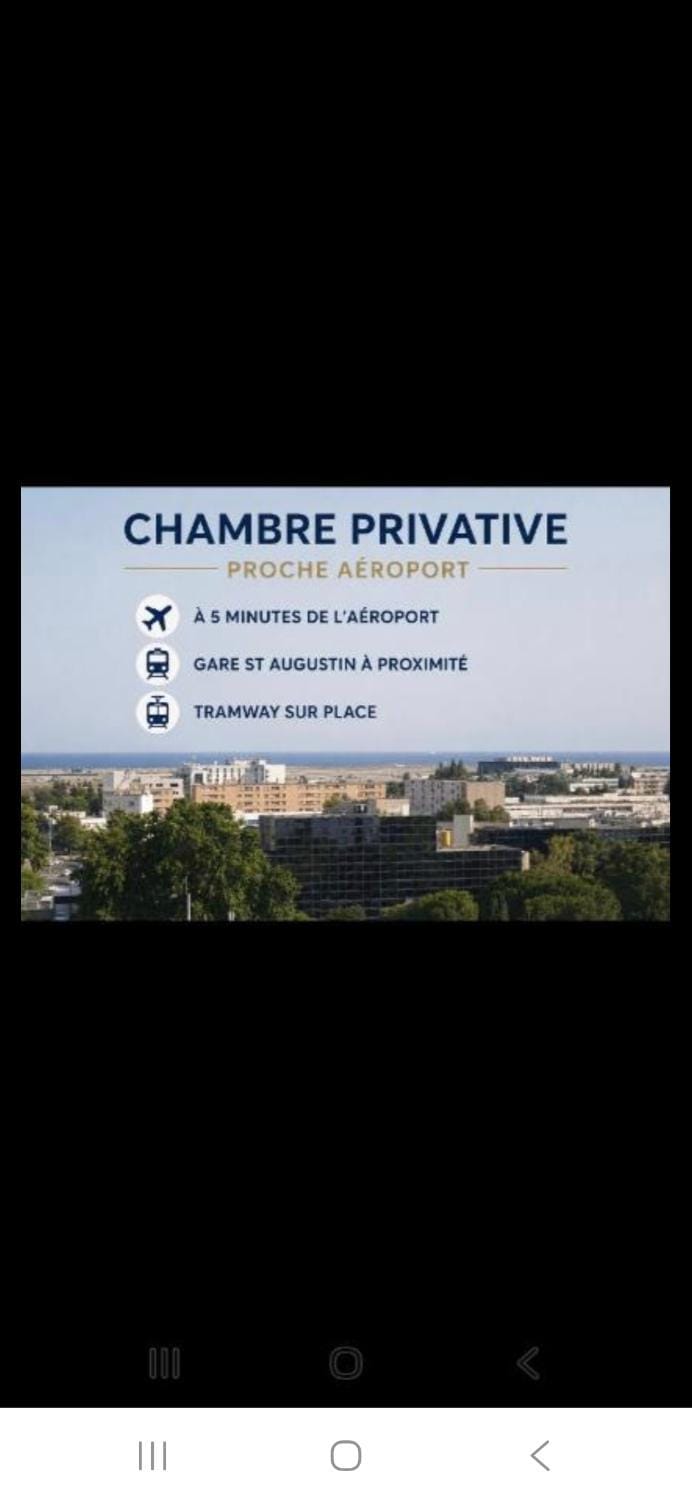 Chambre privative, grand arenas, proche aeroport, tram sur place, gare train st Augustin Bed and Breakfast in Nice