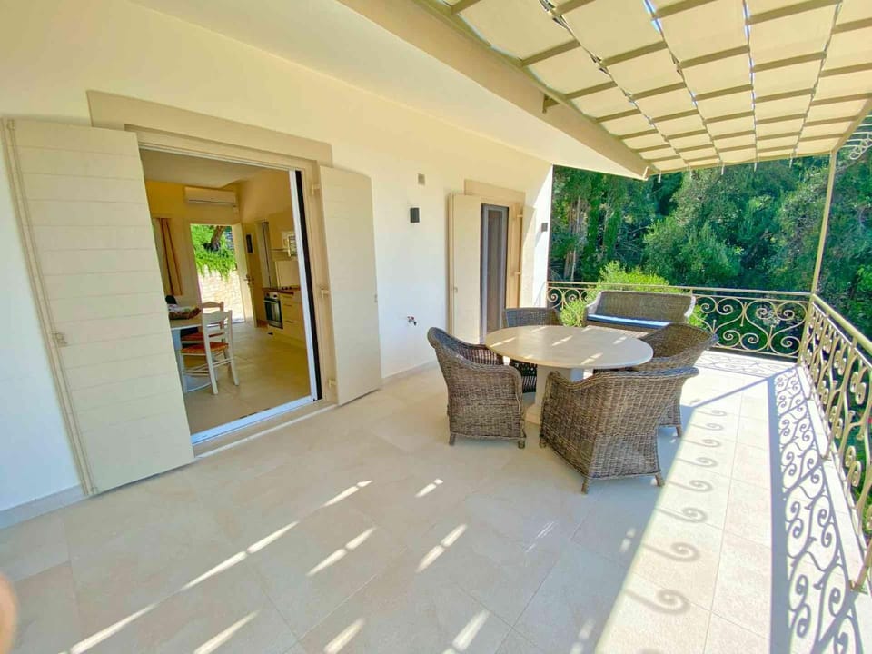 Patio, Facade/entrance, Balcony/Terrace