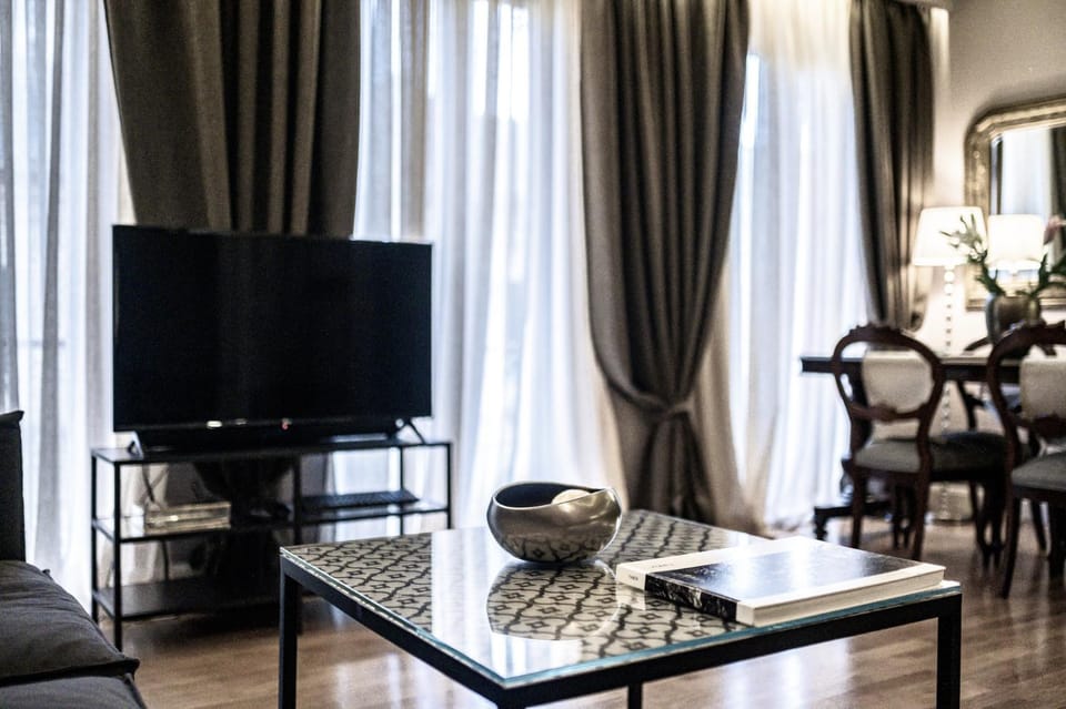 TV and multimedia, Living room, Seating area