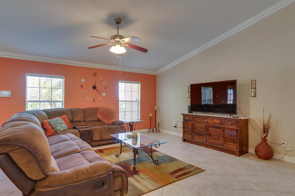 Family-Friendly Home ~ 10 Mi to Dtwn Cape Coral House in Cape Coral