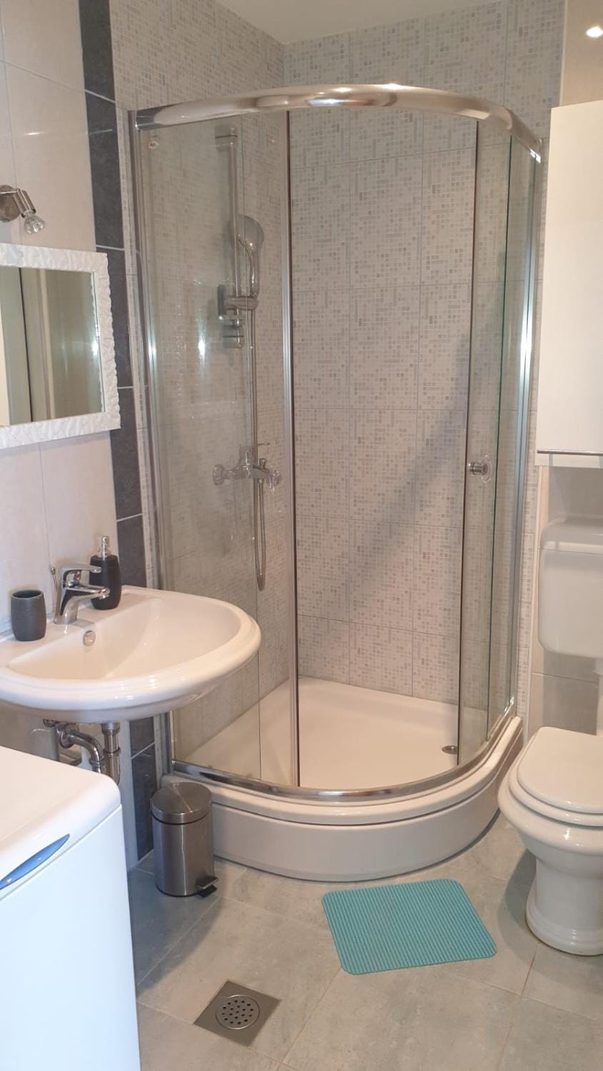 Shower, Toilet, Bathroom