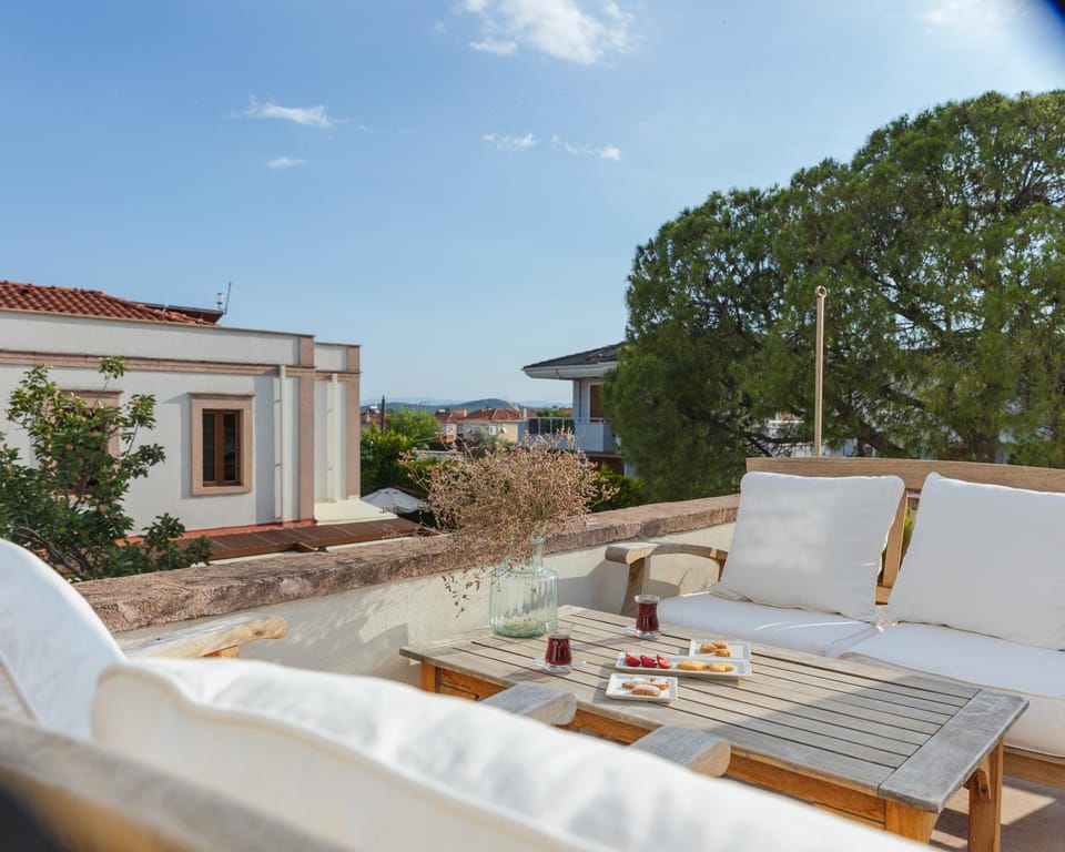 Natural landscape, View (from property/room), Balcony/Terrace, Seating area