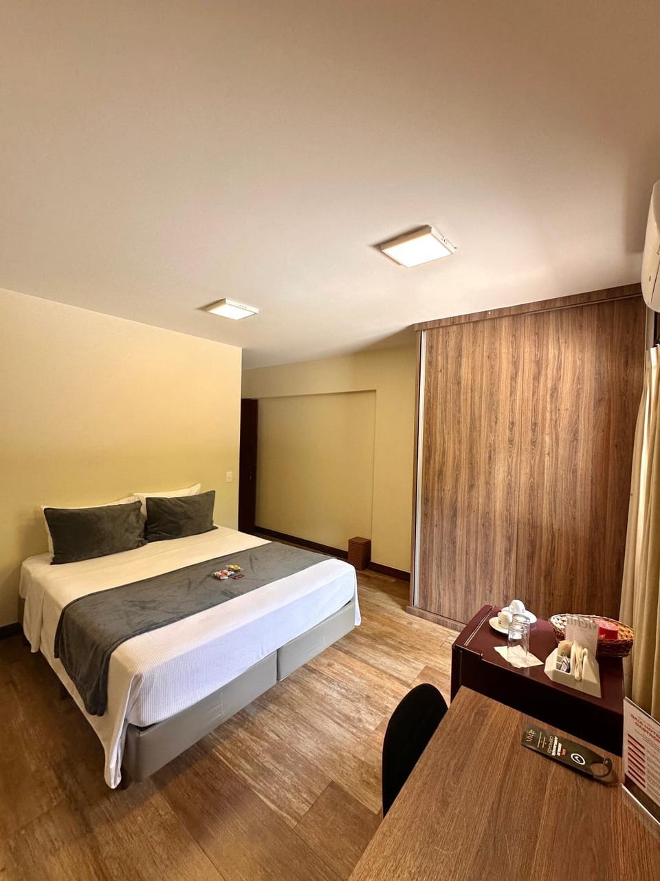 Bed, Photo of the whole room
