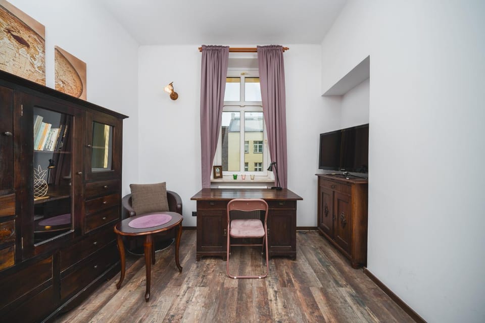 TV and multimedia, Bedroom, wardrobe