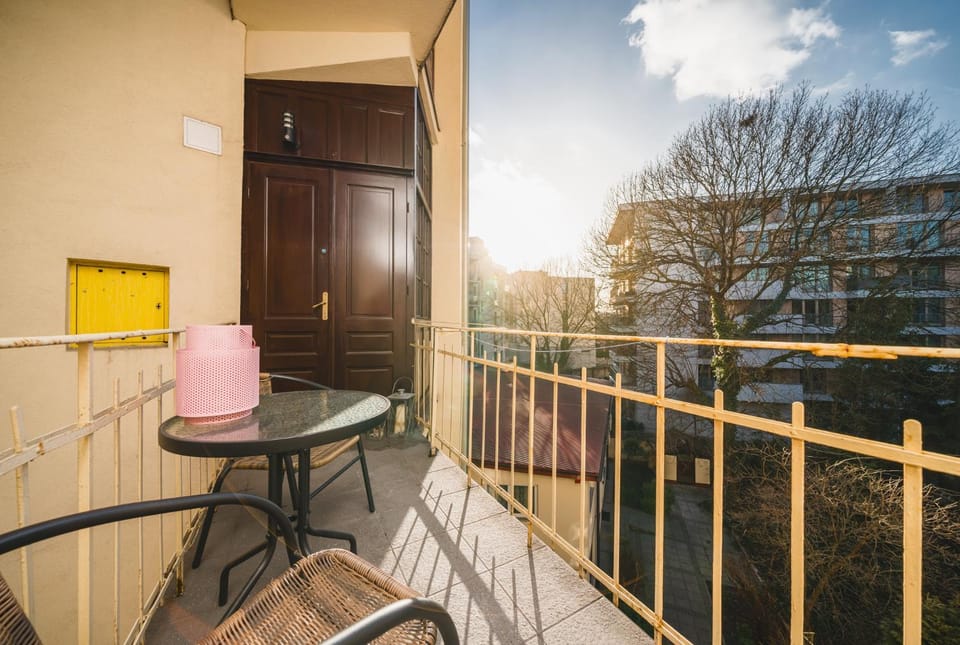 Property building, Balcony/Terrace, Garden view