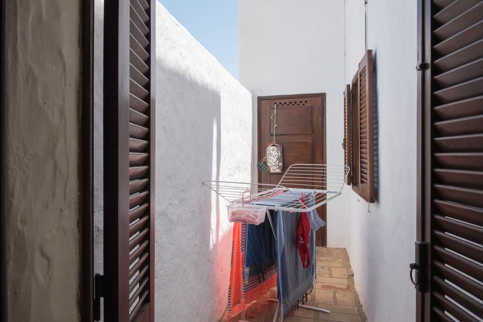 Balcony/Terrace, laundry, dryer