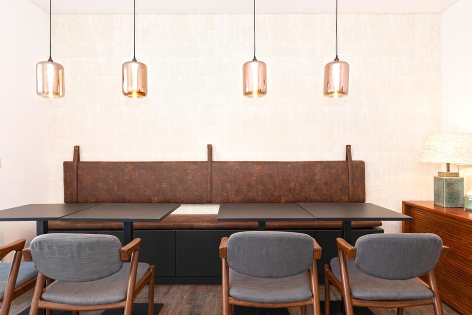 Seating area, Dining area