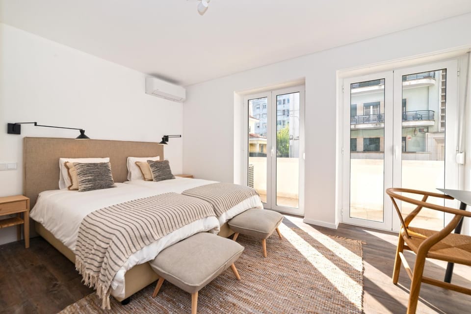 Photo of the whole room, Bedroom