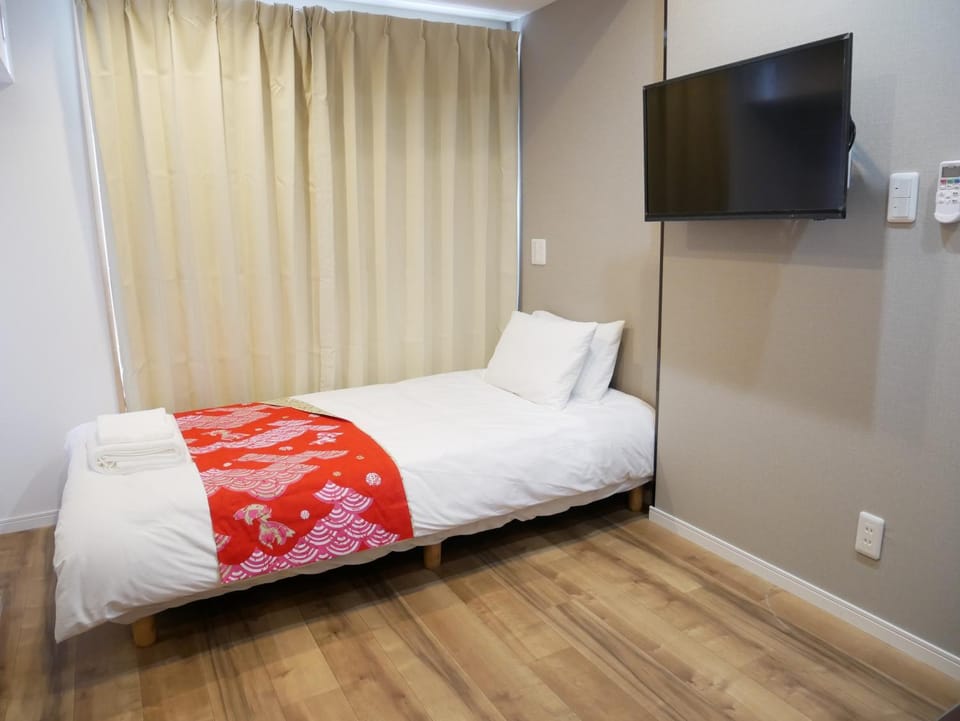 Bathroom, Photo of the whole room, Decorative detail, bunk bed