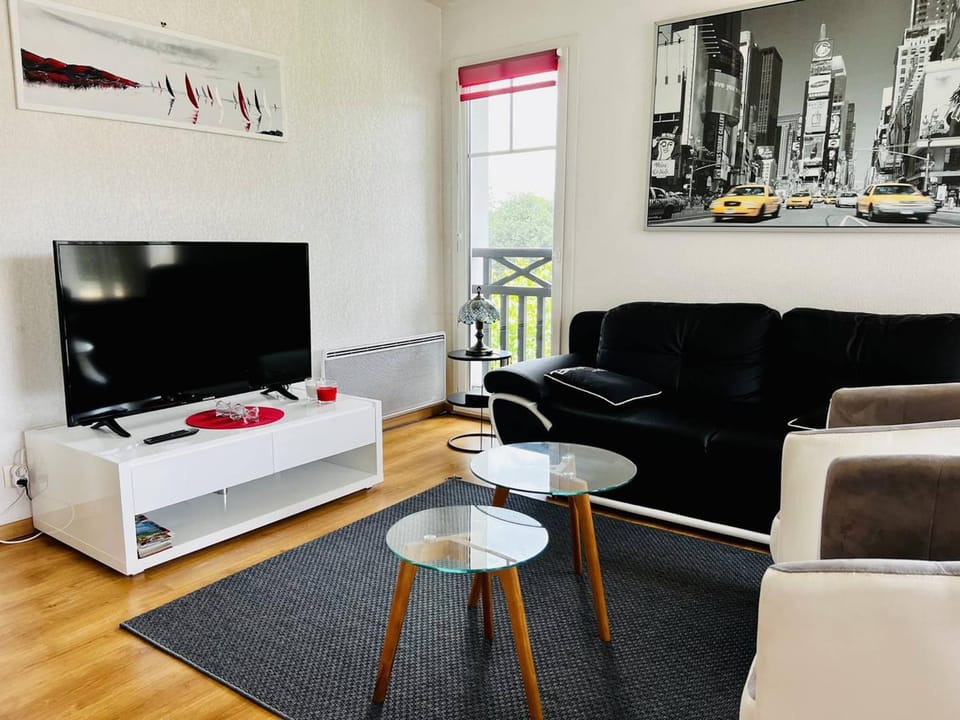 Confortable T2 à Cambo-Les-Bains avec Terrasse et Parking - FR-1-495-87 Apartment in French Basque Country