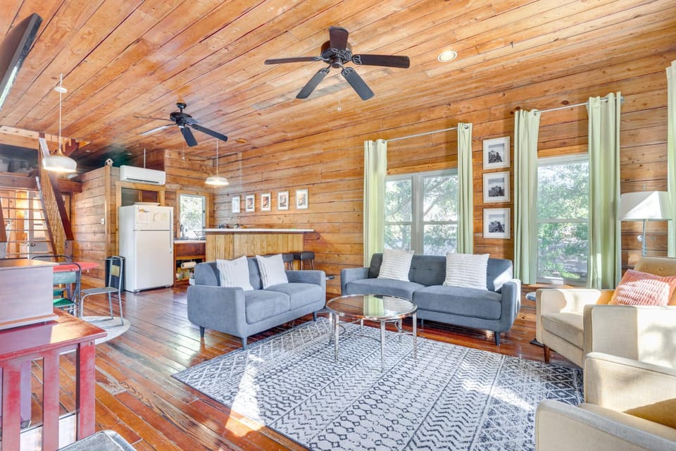 ‘The Bird House’ Lush Bungalow, Steps from Ocean! House in Folly Beach
