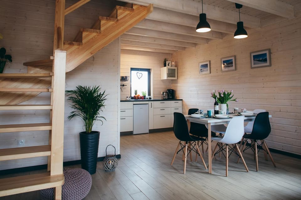 Photo of the whole room, Dining area