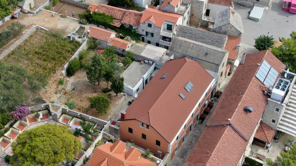 Apartman Lena Centar Apartment in Bol