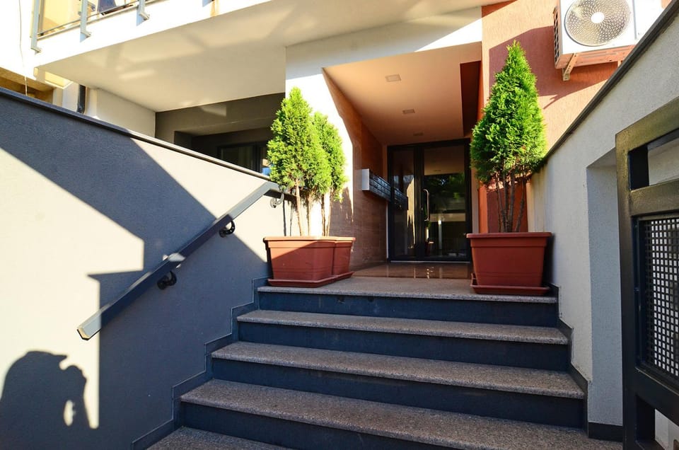 Property building, Facade/entrance