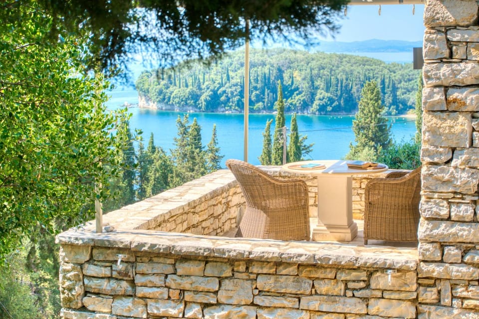 View (from property/room), Balcony/Terrace, Garden view, Landmark view, Sea view