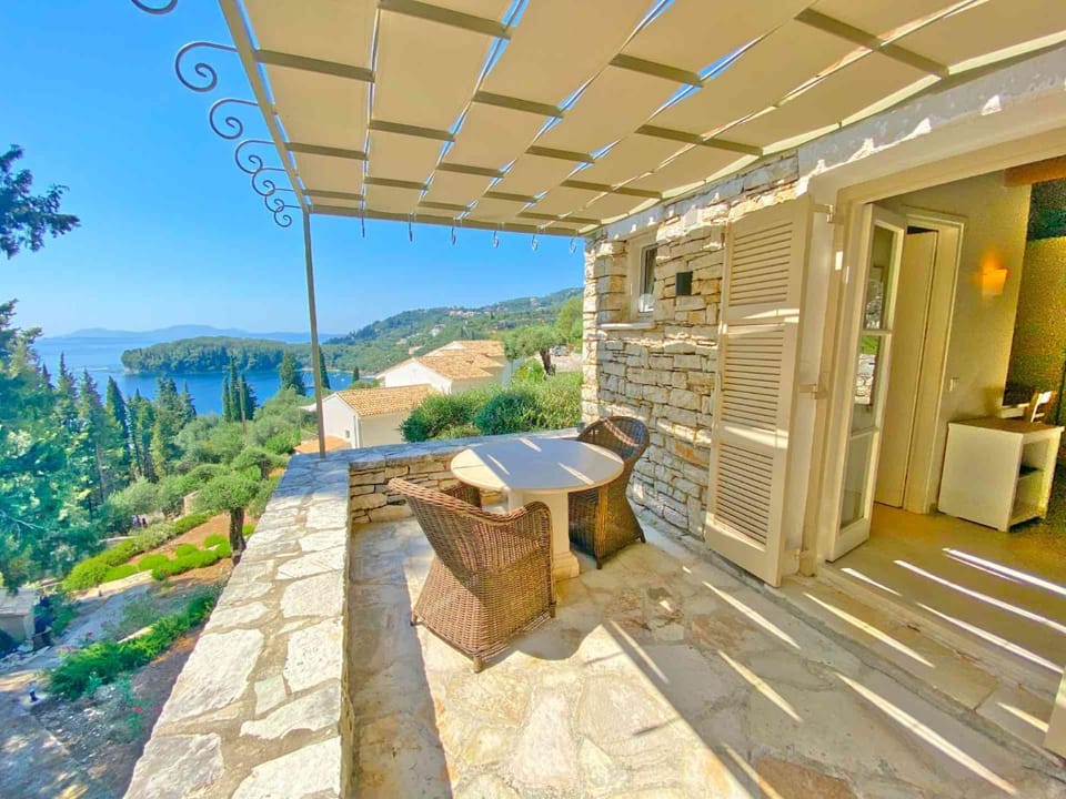View (from property/room), Balcony/Terrace, Garden view, Landmark view, Sea view