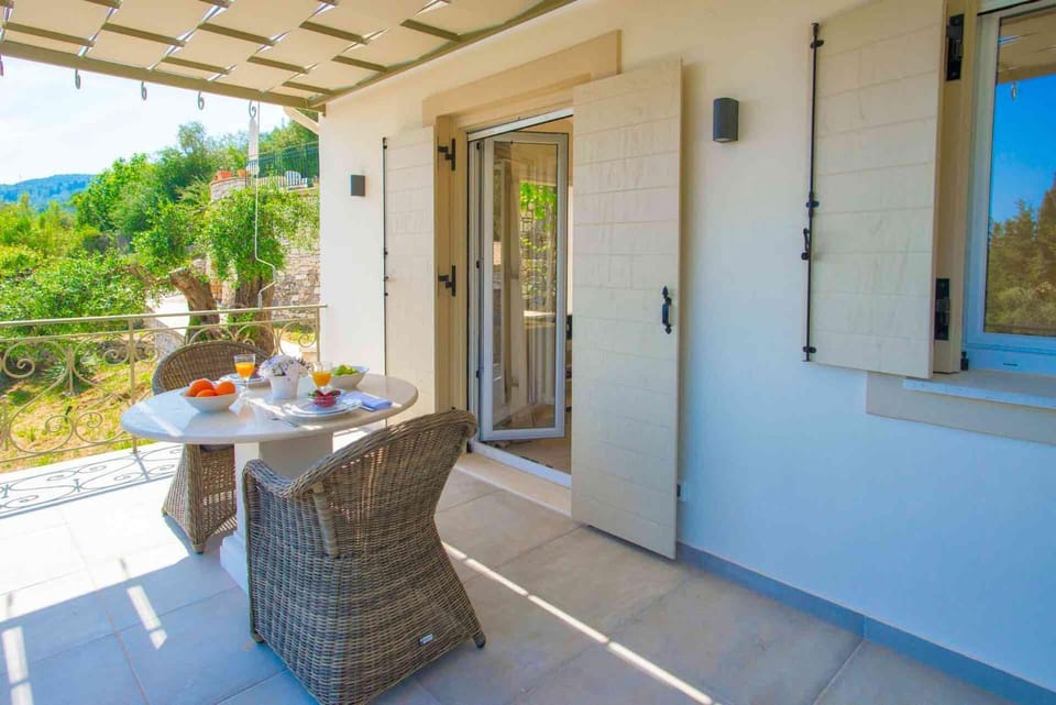 View (from property/room), Balcony/Terrace, Balcony/Terrace, Garden view, Landmark view, Sea view