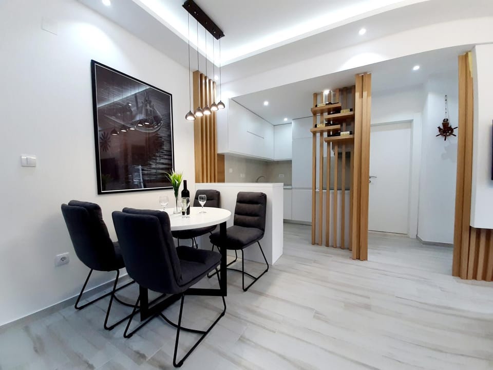 Living room, Business facilities, Seating area, Dining area