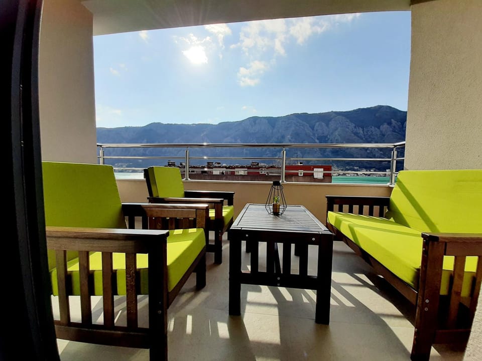 Property building, Balcony/Terrace