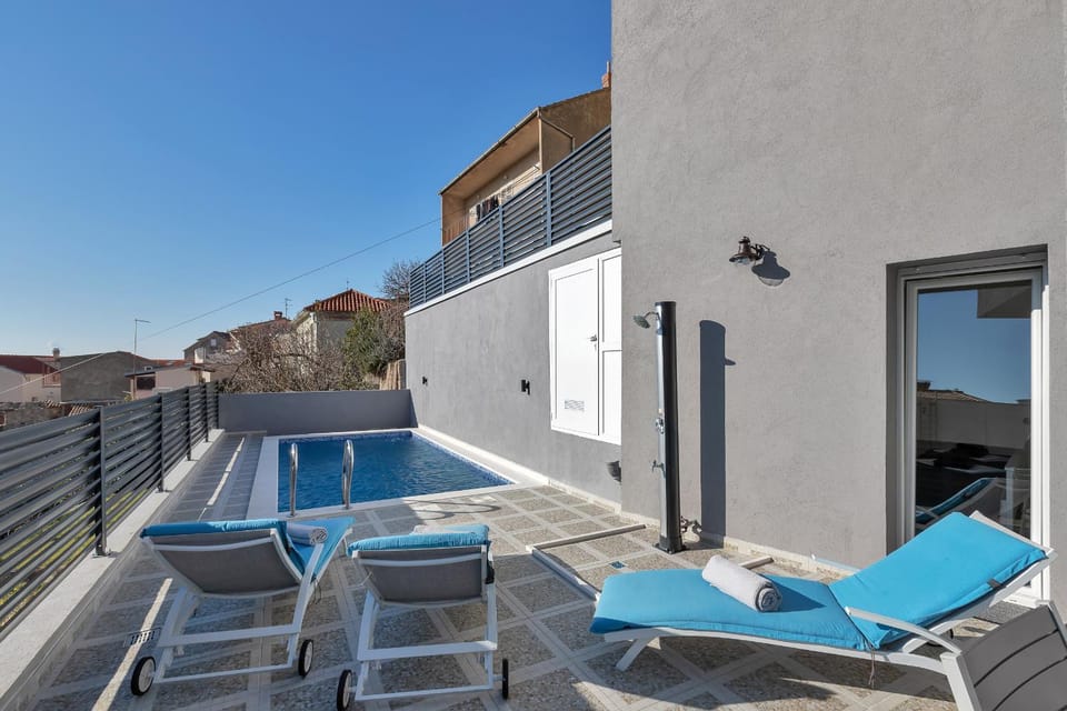 Balcony/Terrace, Swimming pool